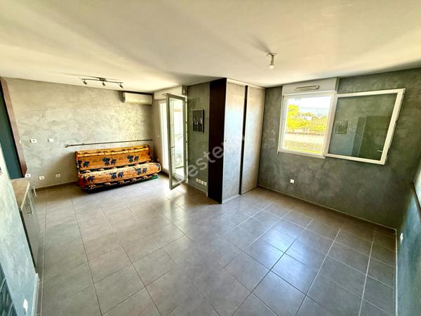 Appartement La Ciotat de 1 pièces de 33.27 m² avec garage dans résidence avec piscien