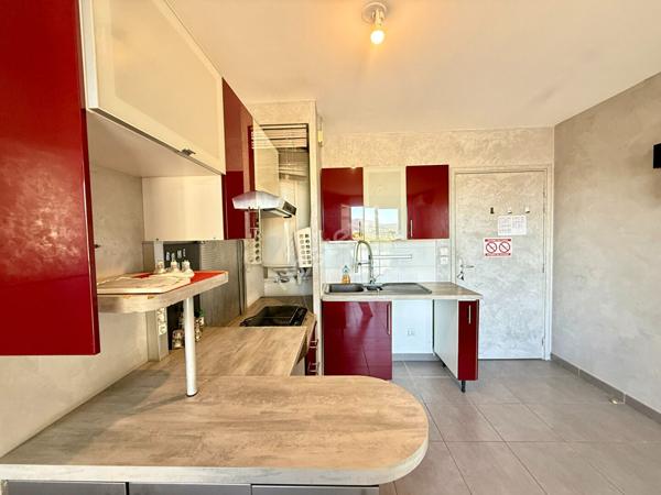 Appartement La Ciotat de 1 pièces de 33.27 m² avec garage dans résidence avec piscien