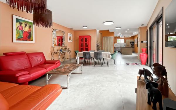 Maison à vendre    5 pièces •  Hyères