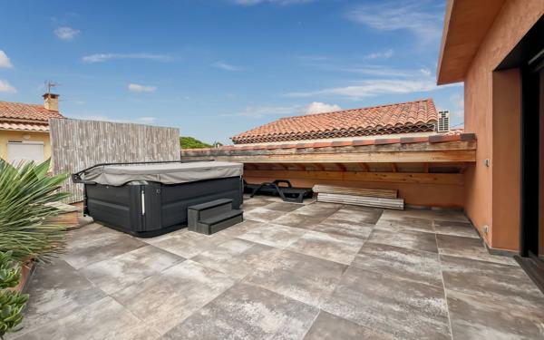 Maison à vendre    5 pièces •  Hyères