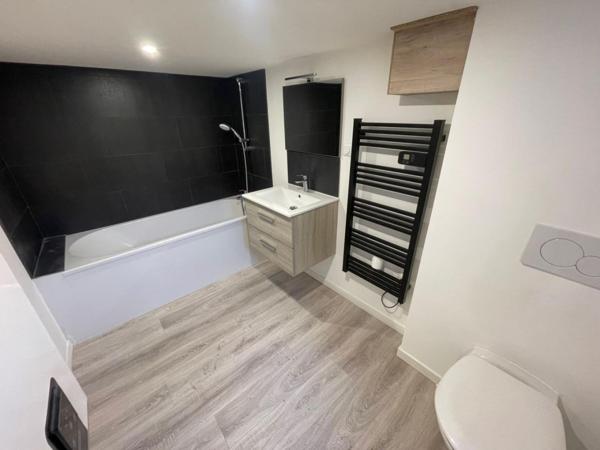 A LOUER : T2 à LILLE • Vieux lille • 855 € CC • Réf. G027
