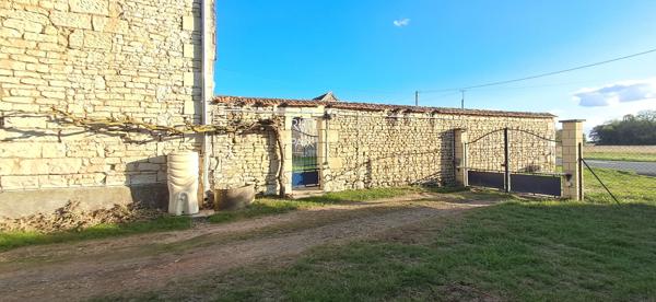 86230 SAINT GERVAIS LES TROIS CLOCHERS Maison Saint Gervais Les Trois Clochers 6 pièce(s) 165 m2