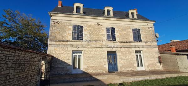 86230 SAINT GERVAIS LES TROIS CLOCHERS Maison Saint Gervais Les Trois Clochers 6 pièce(s) 165 m2
