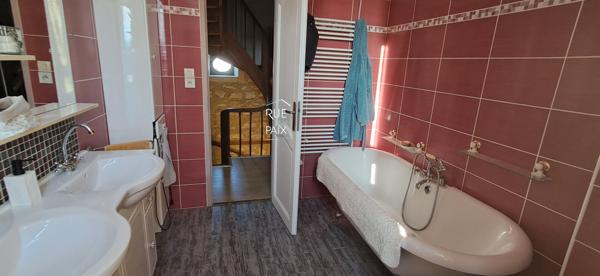 86230 SAINT GERVAIS LES TROIS CLOCHERS Maison Saint Gervais Les Trois Clochers 6 pièce(s) 165 m2