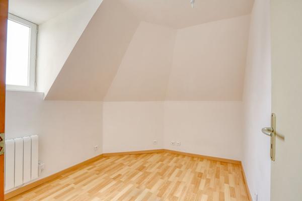 Charmant duplex très lumineux d'environ 70 m²