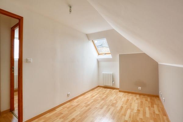 Charmant duplex très lumineux d'environ 70 m²