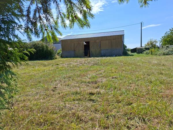 Hangar 175 m2 & ses annexes sur TERRAIN CONSTRUCTIBLE, proche Fresnay sur Sarthe, 35min le MANS, 15 min ALENCON