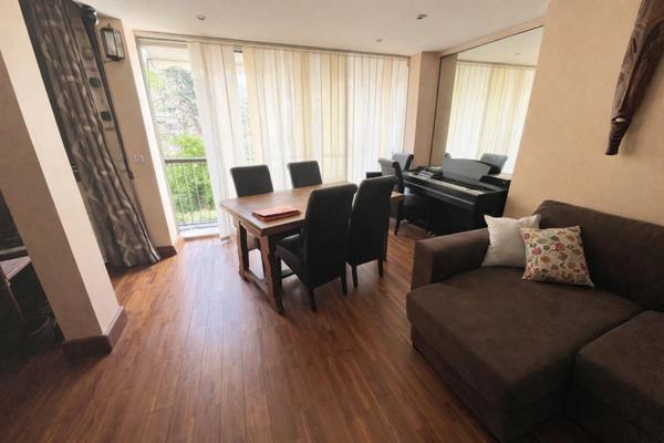 Appartement Fontenay Le Fleury 5 pièce(s) 98 m2