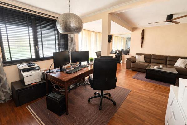 Appartement Fontenay Le Fleury 5 pièce(s) 98 m2