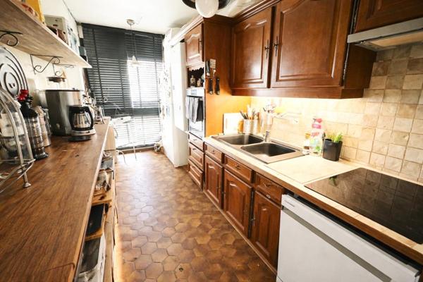 Appartement Fontenay Le Fleury 5 pièce(s) 98 m2