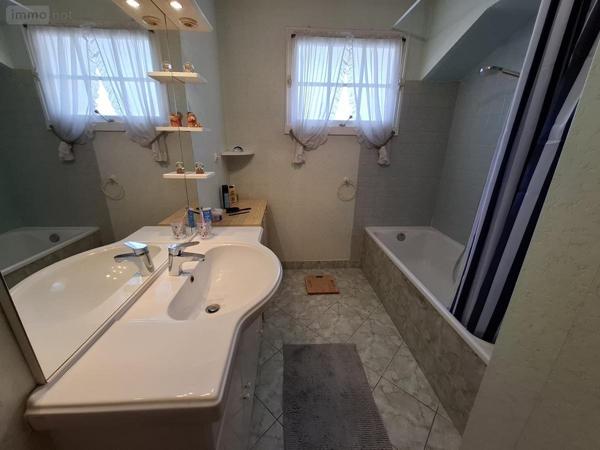 Maison à vendre à Saintes en Charente-Maritime (17100), ref : 17111-724
