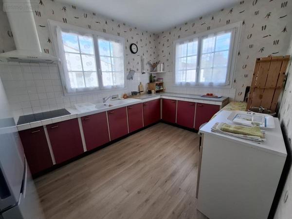 Maison à vendre à Saintes en Charente-Maritime (17100), ref : 17111-724