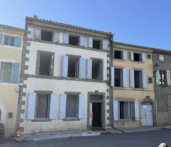Belle maison de village avec petit extérieur et fort potentiel ! Fanjeaux