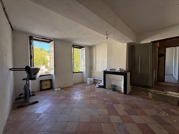 Belle maison de village avec petit extérieur et fort potentiel ! Fanjeaux