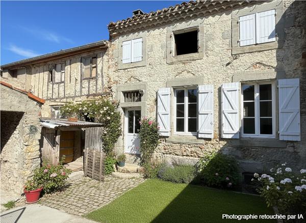 Belle maison de village avec petit extérieur et fort potentiel ! Fanjeaux