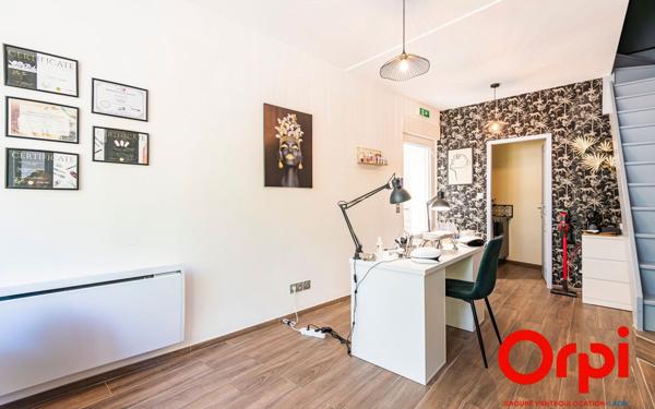 Immeuble à vendre    7 pièces •  Saint-Gobain