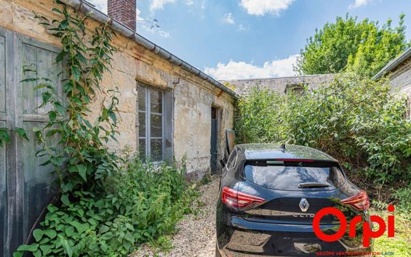 Immeuble à vendre    7 pièces •  Saint-Gobain