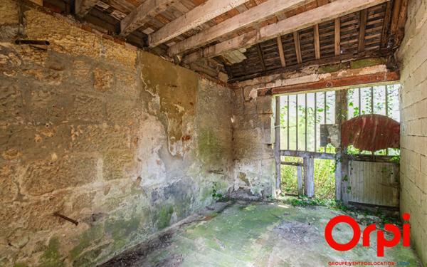 Immeuble à vendre    7 pièces •  Saint-Gobain