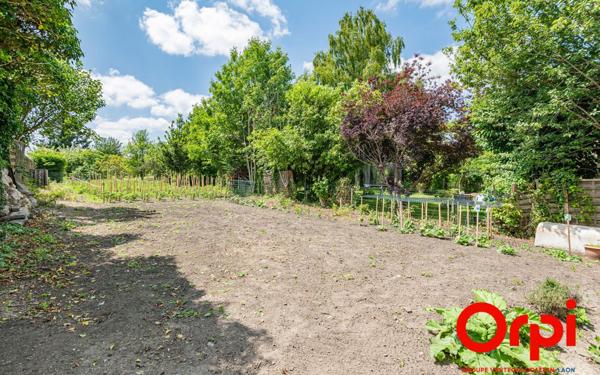 Immeuble à vendre    7 pièces •  Saint-Gobain