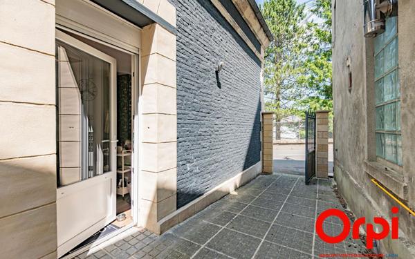 Immeuble à vendre    7 pièces •  Saint-Gobain