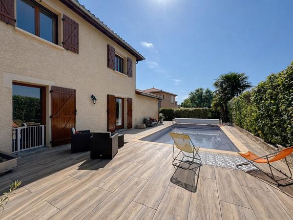 Simandres (69360) Maison familiale de 131m2 avec piscine 4 chambres lumineuse sans vis à vis