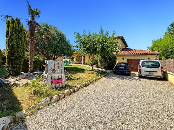 Simandres (69360) Maison familiale de 131m2 avec piscine 4 chambres lumineuse sans vis à vis