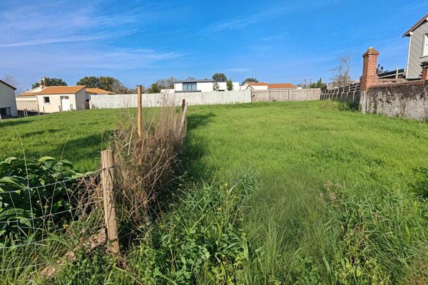 Vente Terrain780 m² - LA PLAINE (49360)