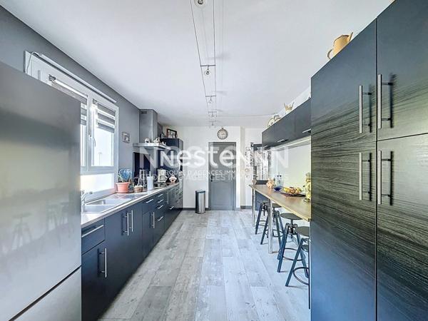 A vendre Maison 7 pièces 168 m2 avec garage, piscine, terrain