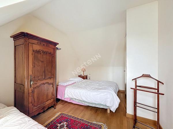 Vente grande maison de plus de 210m2, sur un terrain de plus de 1000m2 au coeur de Loiré