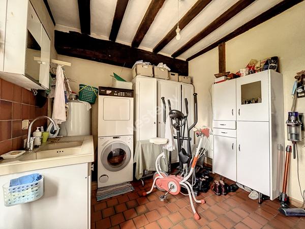 Vente grande maison de plus de 210m2, sur un terrain de plus de 1000m2 au coeur de Loiré