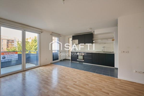 Appartement 4 pièces 3 chambres de 80 m2 avec Balcon et Place de parking au sous sol DPE "C"