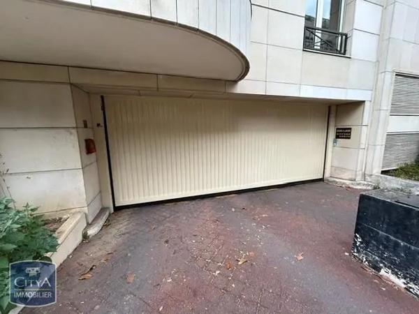 Parking à louer Courbevoie (92400)