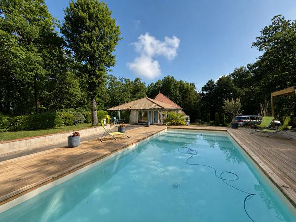 47300 LE LEDAT Maginifique villa au Lédat avec piscine et dépendances