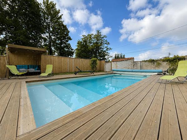 47300 LE LEDAT Maginifique villa au Lédat avec piscine et dépendances