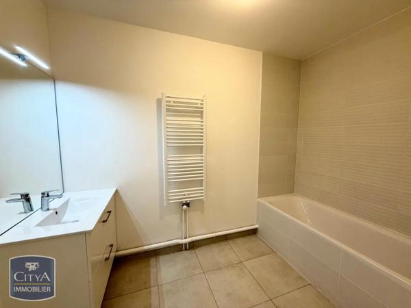 Appartement à louer 3 pièces 65.6m²