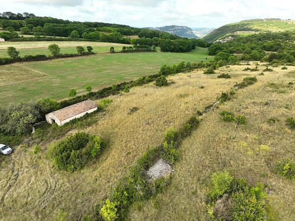 Terrain agricole de 2,3 hectares avec grange - Cadre naturel