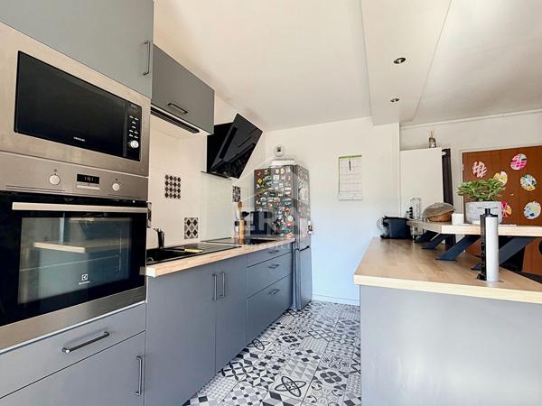 Sèvres - Appartement 3 pièces de 70,19 m² avec grande pièce de vie et box