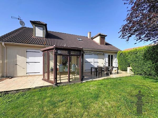 Vente                                                      Maison
                        
                     6 pièces                      134 m2                     à Auneau
