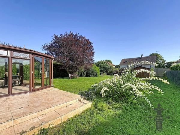 Vente                                                      Maison
                        
                     6 pièces                      134 m2                     à Auneau
