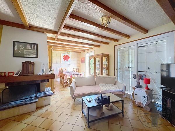 Vente                                                      Maison
                        
                     6 pièces                      134 m2                     à Auneau
