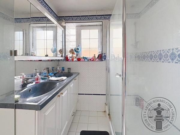 Vente                                                      Maison
                        
                     6 pièces                      134 m2                     à Auneau