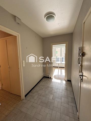 Appartement T3, 63m2, 2 caves, stationnement gratuit