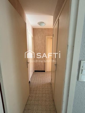 Appartement T3, 63m2, 2 caves, stationnement gratuit