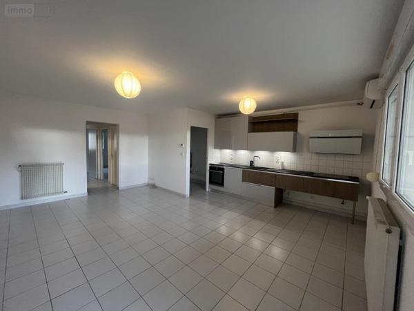 Appartement à louer à Pierrelatte dans la Drôme (26700), ref : 26060-L17