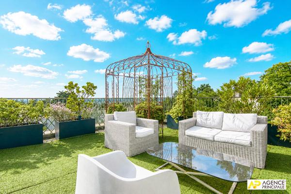 Versailles Clagny Appartement 2 pièces de 46,08 m² Carrez situé au 4ème et dernier étage d'une résidence bien entretenue avec ascenseur, gardien €355 000 ** - Référence 27690