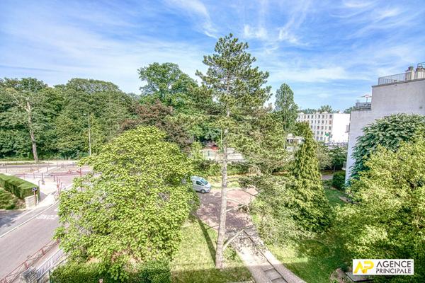Versailles Clagny Appartement 2 pièces de 46,08 m² Carrez situé au 4ème et dernier étage d'une résidence bien entretenue avec ascenseur, gardien €355 000 ** - Référence 27690