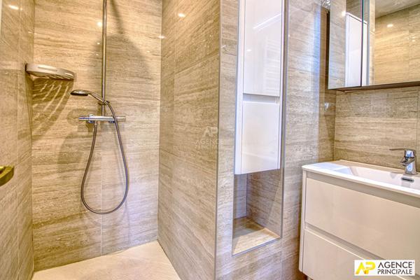 Versailles Clagny Appartement 2 pièces de 46,08 m² Carrez situé au 4ème et dernier étage d'une résidence bien entretenue avec ascenseur, gardien €355 000 ** - Référence 27690
