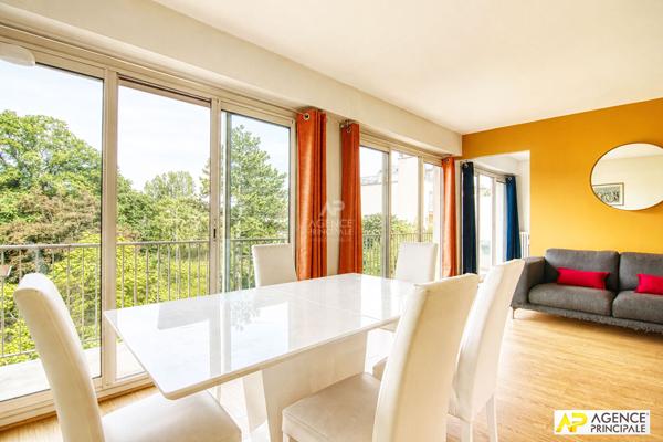 Versailles Clagny Appartement 2 pièces de 46,08 m² Carrez situé au 4ème et dernier étage d'une résidence bien entretenue avec ascenseur, gardien €355 000 ** - Référence 27690