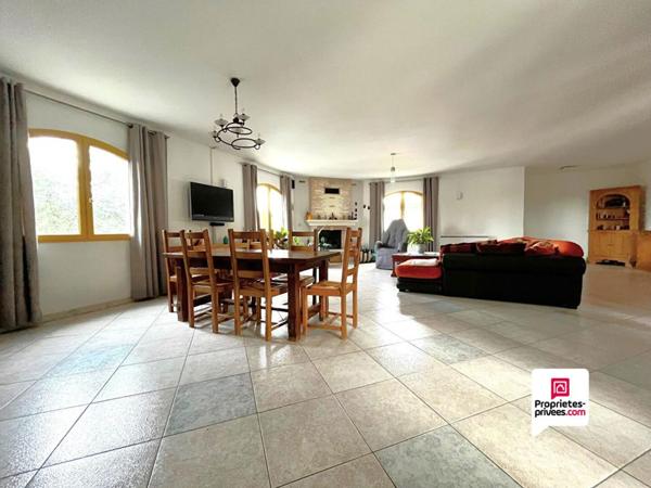 Villa T7 SAINT AUNES  de 210m² avec vue imprenable et piscine