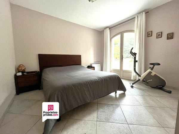 Villa T7 SAINT AUNES  de 210m² avec vue imprenable et piscine